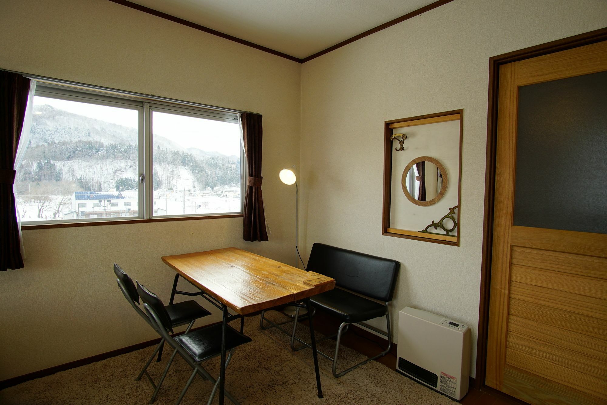 Hakuba Station Guesthouse En Exteriér fotografie